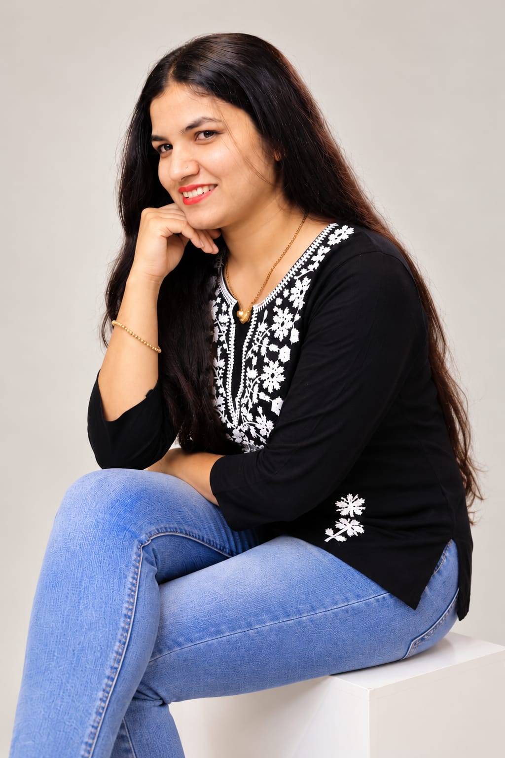 Midnight Bloom Embroidered Tunic - Image 2